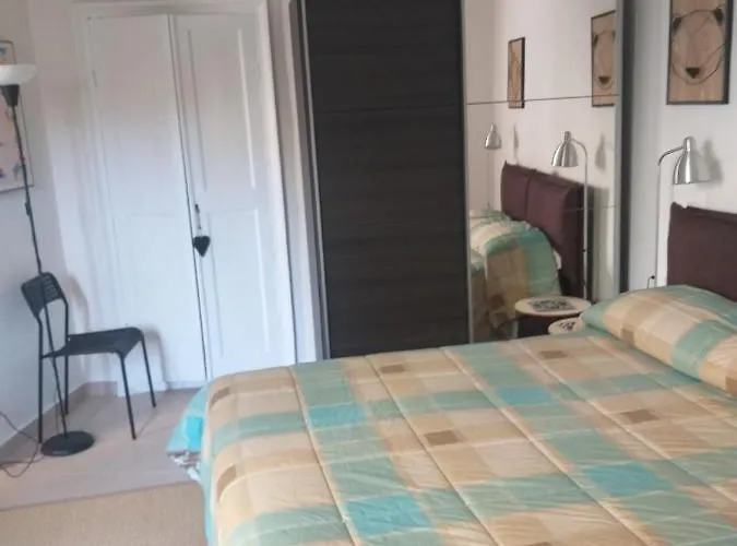 A Pochi Passi Dal Mare Apartmán *